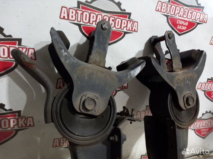 Подушка кабины Isuzu Elf NKR71E 4HG1 1999