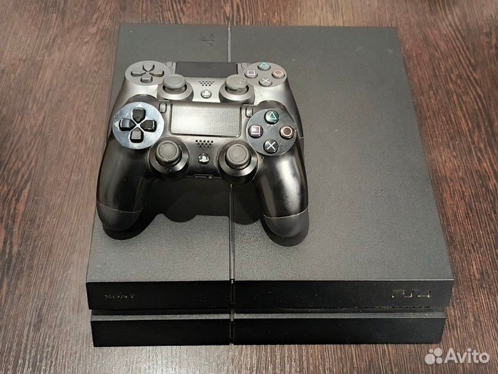 Sony playstation 4 500 GB + 8 игр и два джойстика