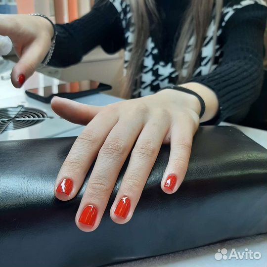 Модель на маникюр