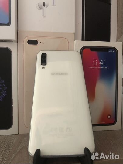 Samsung Galaxy A50, 4/64 ГБ