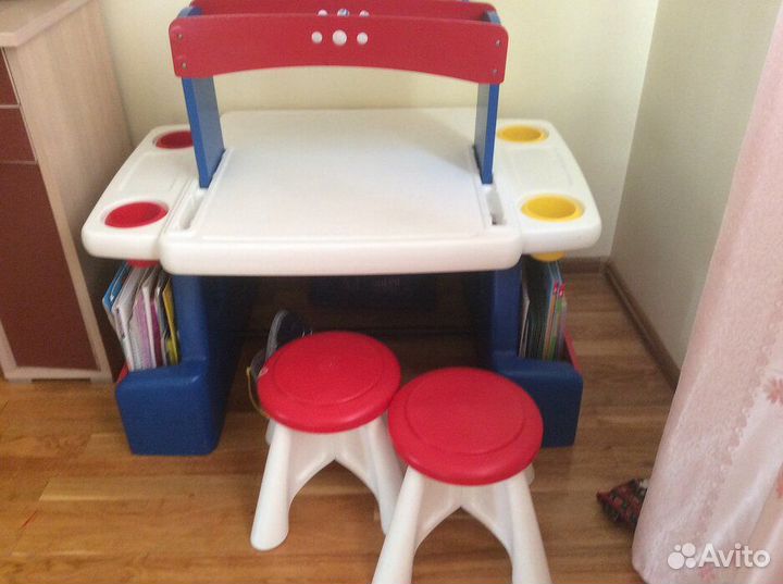 Стол Дуэт step 2 и два табурета