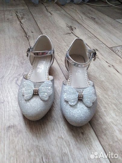 Туфли для девочки 29 размер на каблуке
