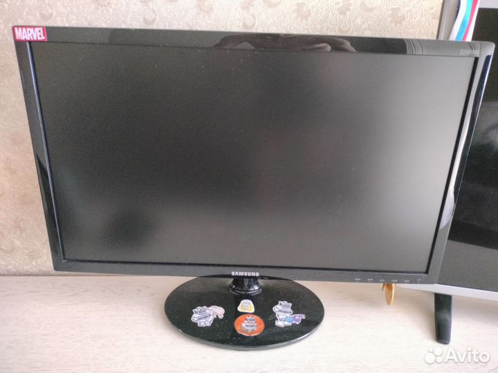 Монитор Samsung s24d300h