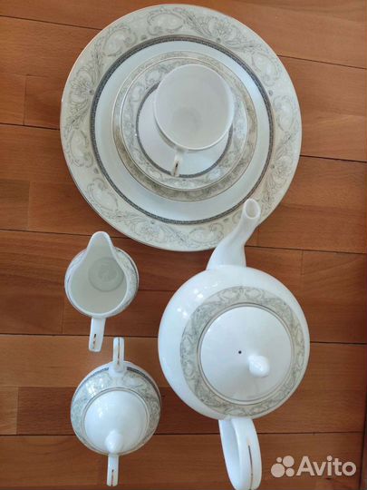 Сервиз чайный 40 предметов. 12 персон. фарфор Анна