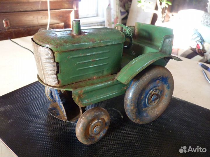 Детская игрушка трактор 50х. годов