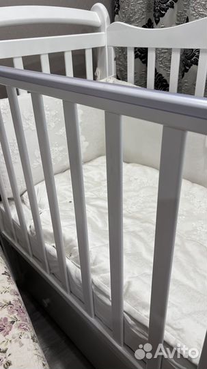 Детская кровать и комплект на выписку