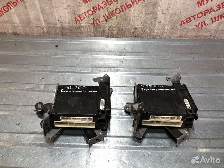 Блок предохранителей монтажный Ланд Крузер 200