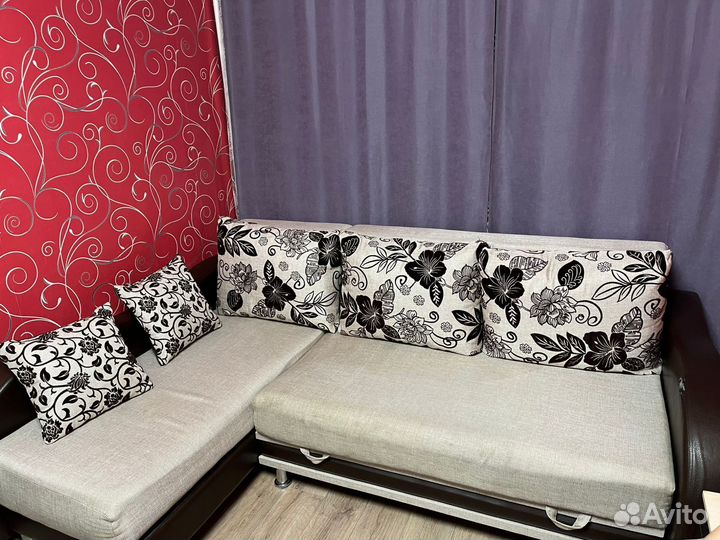 Угловой диван бу