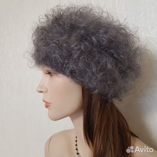 Берет вязаный пуховый из козьего пуха