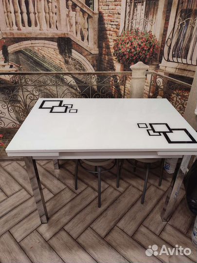 Кухонный стол