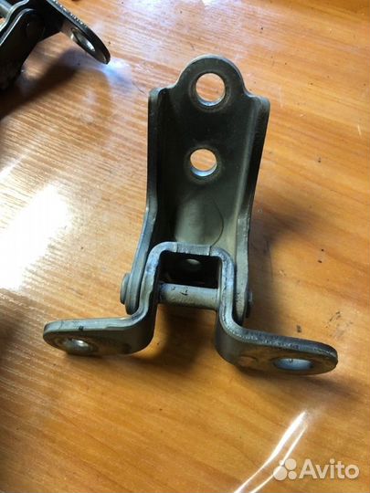 Петля двери передняя Kia Ceed JD D4FB 2012-2018