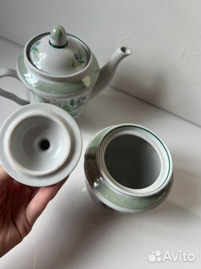 Набор керамической. Чайник, молочник, сахарница