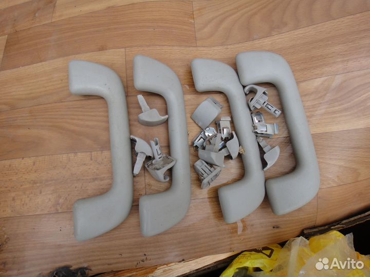 Ручки потолочные салона тойота королла 150\