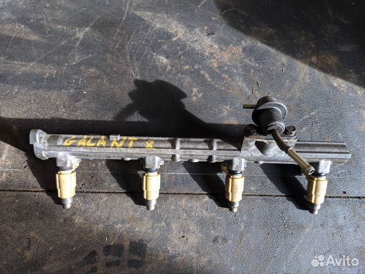 Рейка топливная (рампа) с форсунками Mitsubishi Ga