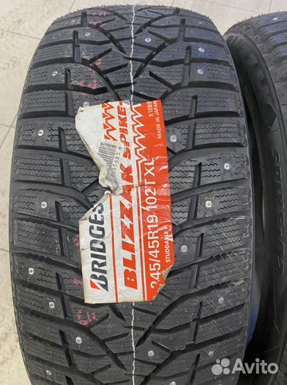 Bridgestone Blizzak Spike-02 245/45 R19