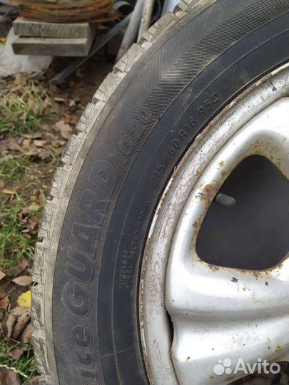 Yokohama Ice Guard IG20 215/60 R16