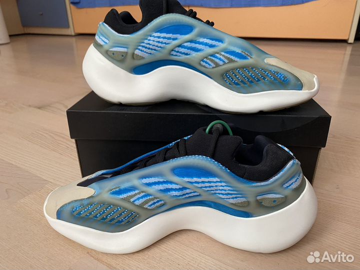 Кроссовки Adidas Yeezy 700v3 arzareth