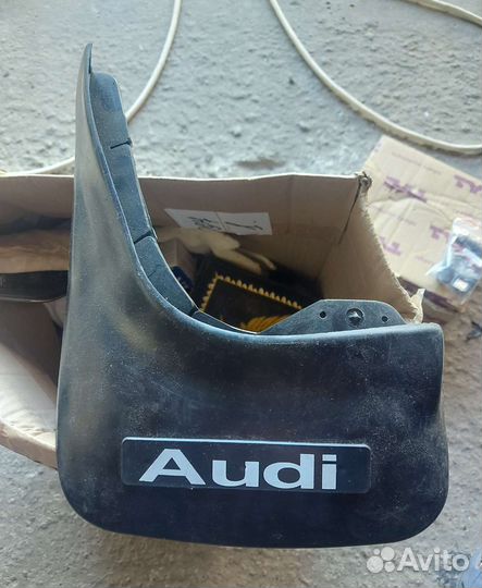 Брызговик audi 80/90