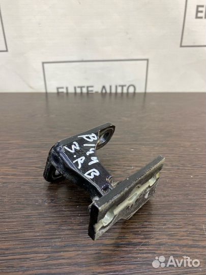 Петля двери задняя правая Bmw 7 E66 2002