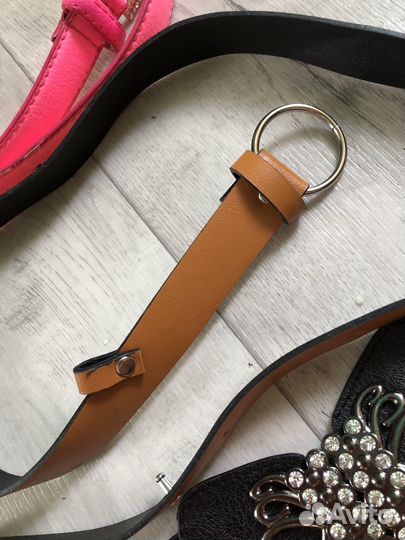 Пояса женские, пряжки