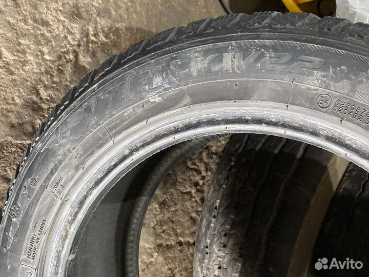 Kumho I'Zen KW22 215/55 R16 97T