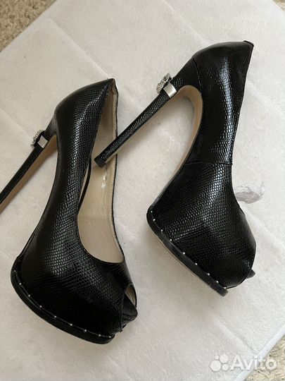 Туфли женские 36 размер на высоком каблуке