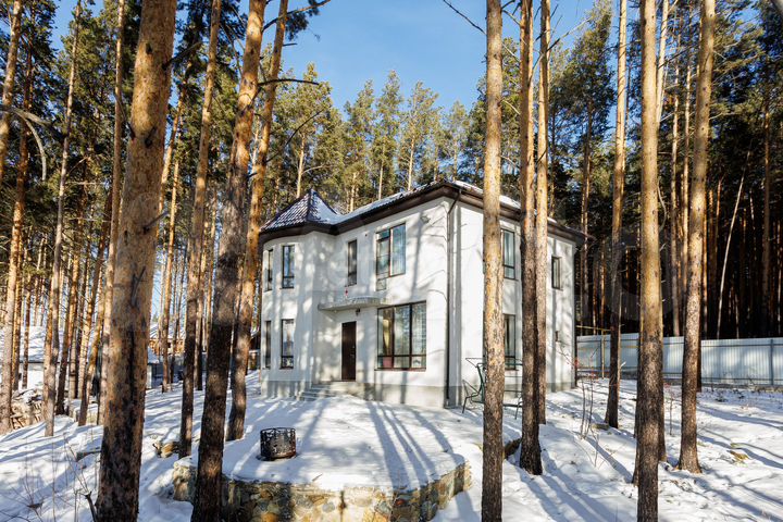 Коттедж 186,3 м² на участке 20 сот.