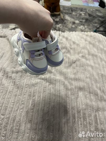 Кроссовки для девочки 20 размер
