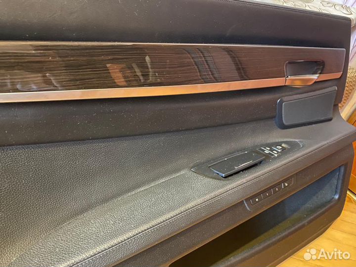 Обшивки дверные BMW F02 задние