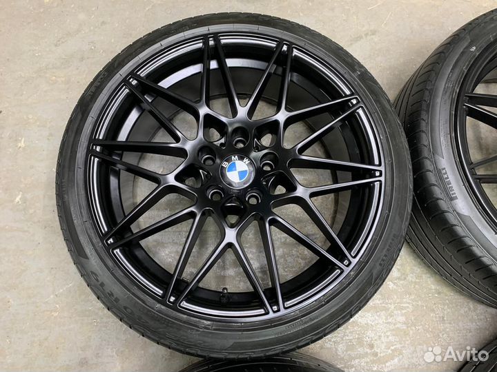 BMW F30 666 стиль r19 на шинах