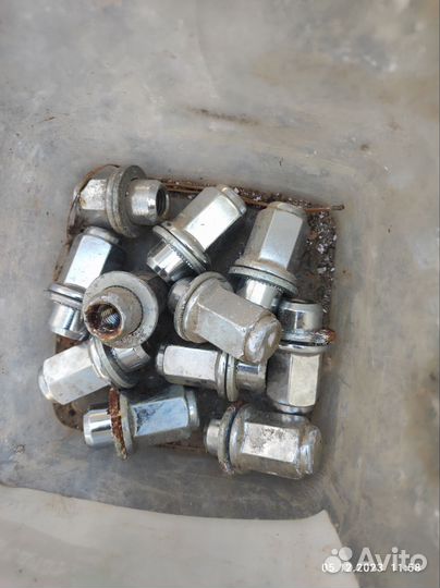 Колесные болты