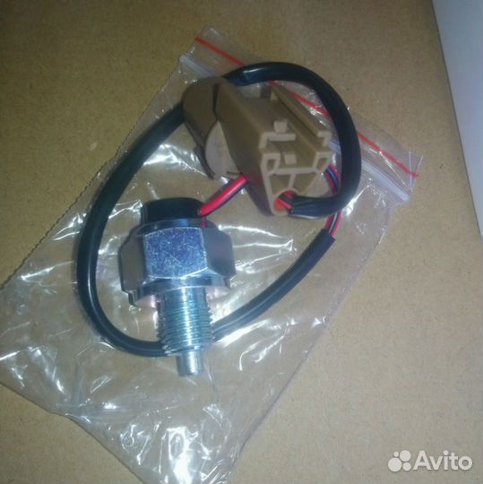 Датчик положения раздаточной коробки Pajero 99-14