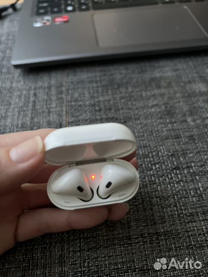 Беспроводные наушники apple airpods