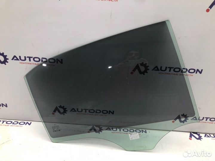 Стекло двери элеганс заднее правое Mercedes