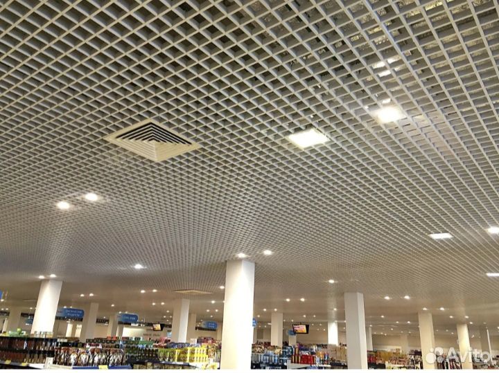 Монтаж потолка Армстронг, грильято