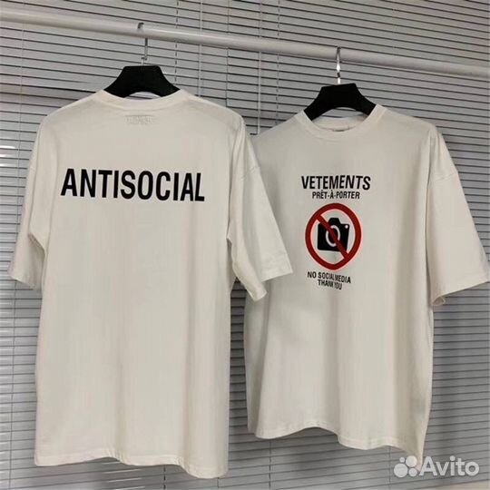 Футболка vetements