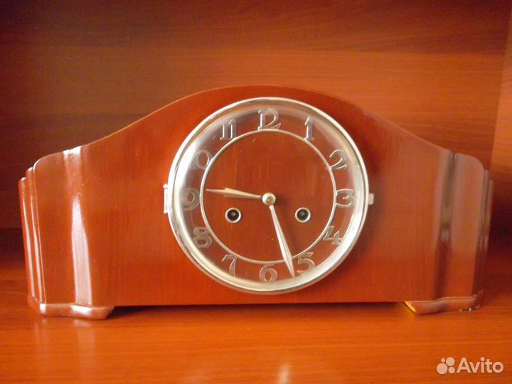 Часы очз.Настенные и настольные.Механические 50-х