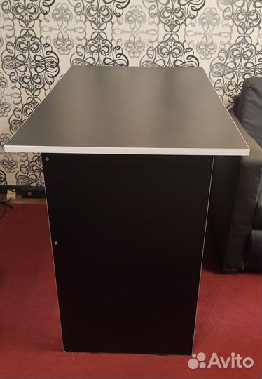 Стол компьютерный черный