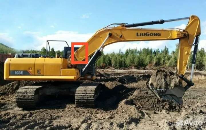 Liugong 933 e стекло лобовое на экскаватор