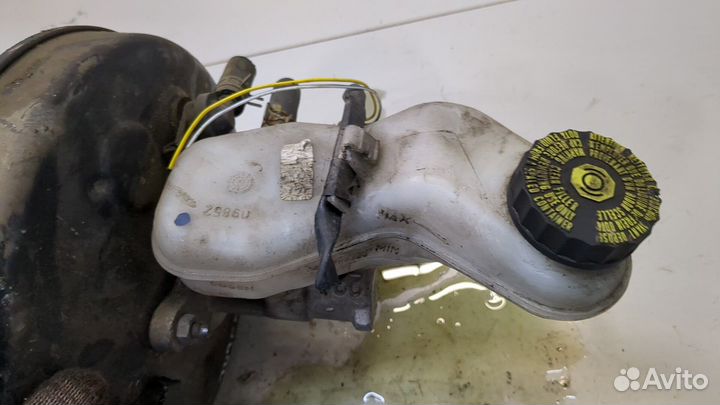 Цилиндр тормозной главный Toyota Verso