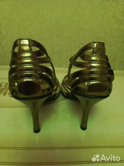 Босоножки женские 37 размер