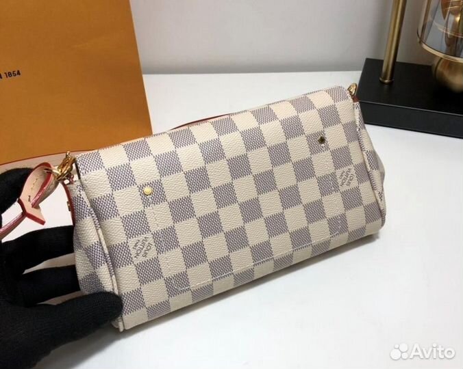 Женский клатч Louis Vuitton Favorite