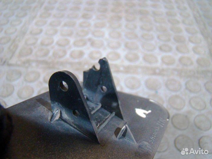 KIA Sportage 3 Крышка форсунки омывателя левая