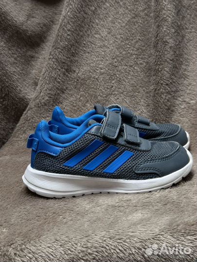 Кроссовки adidas детские 26 р