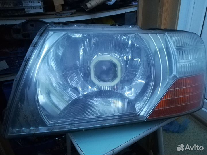Фары паджеро 3