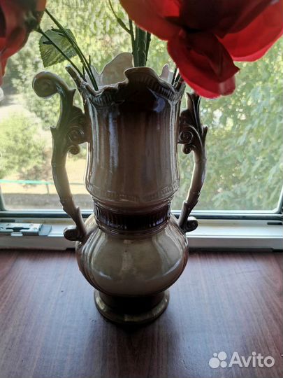 Фарфоровая ваза