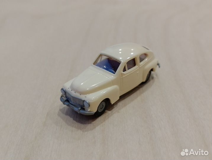 A25) Volvo PV544 (1947-1969)