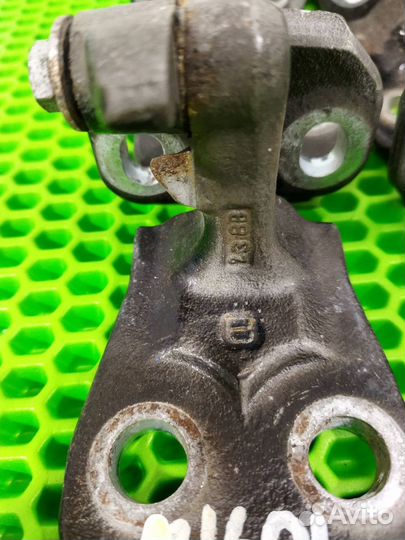 Петля двери Land Rover Range Rover Sport L320