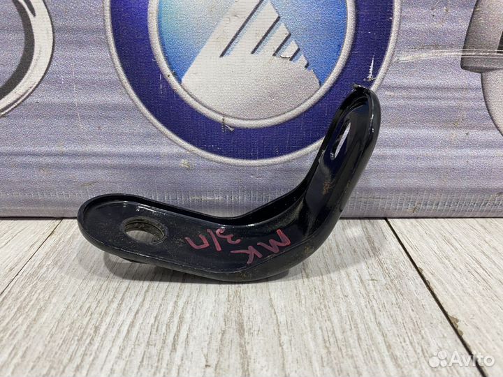 Кронштейн geely MK Лев, Прав