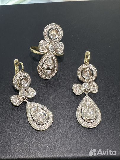 Золотой комплект с бриллиантами 750